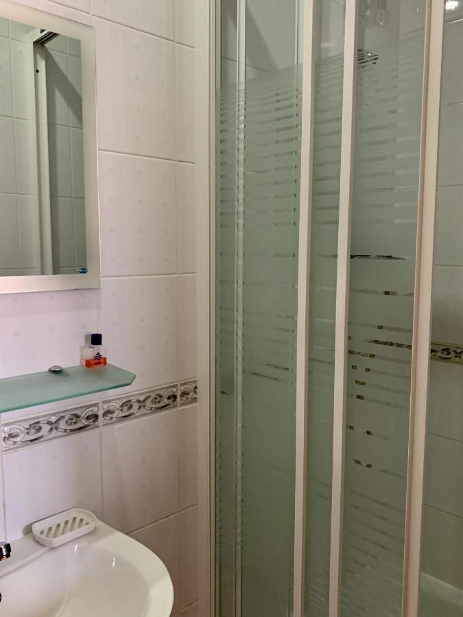 Комфортабельный Коттедж Bed & Breakfast Svityaz' Ngoại thất bức ảnh